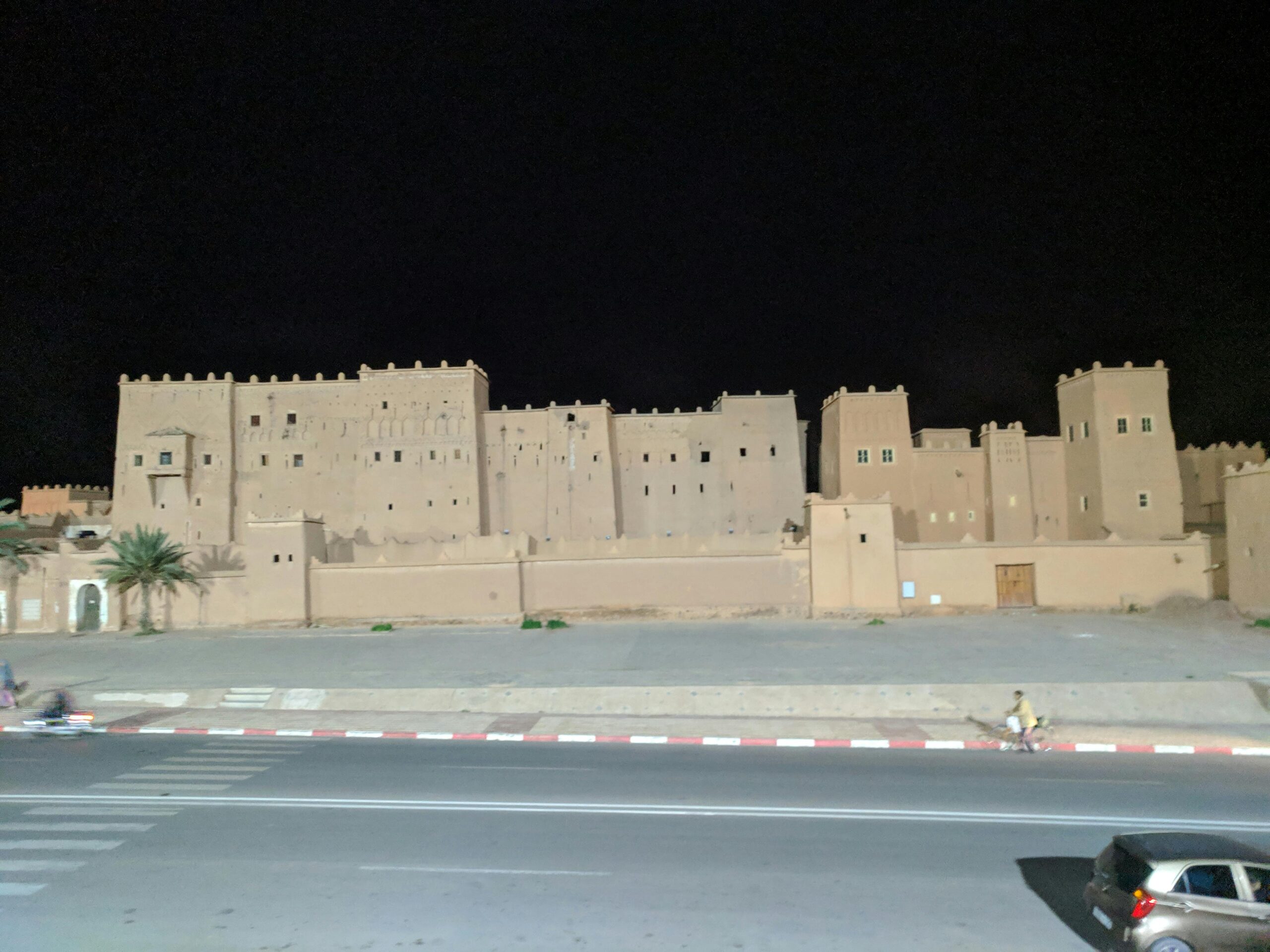 Kasbah Taourirt – A well-preserved kasbah in Ouarzazate that was once the residence of the powerful Glaoui family.